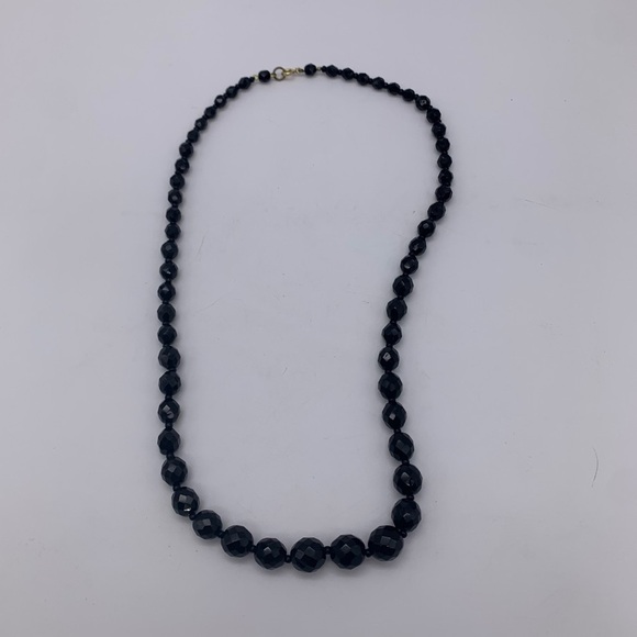 Vintage Women’s Graduated Shiny Black Faced Victorian Gothic Style Glass Beads - Picture 9 of 9